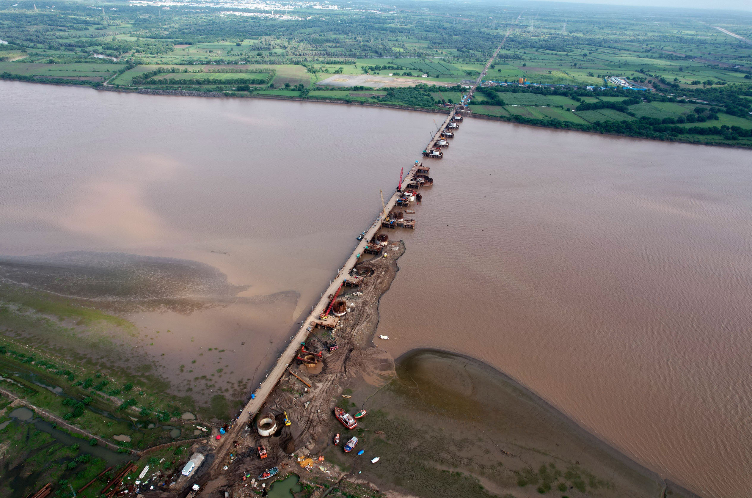 MAHSR Viaduct construction through SBS (Over-slung) method, Surat District, June 2023 (2)